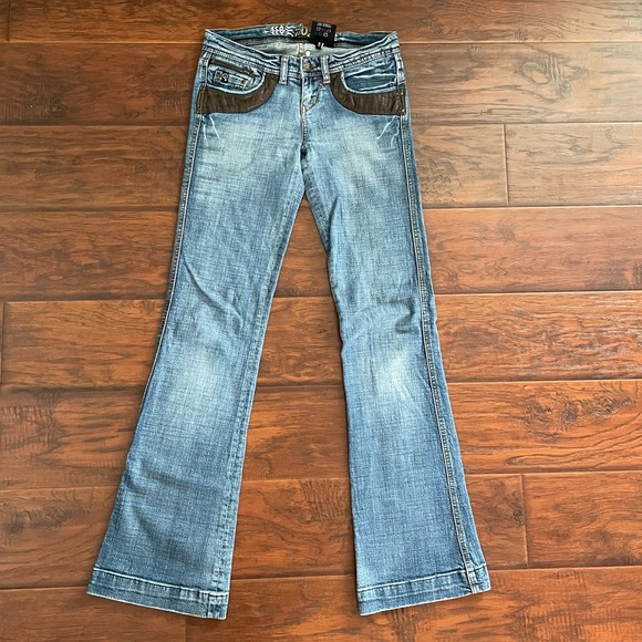 702 Vegas Jeans - Size 25x33 - Picture 2 of 7